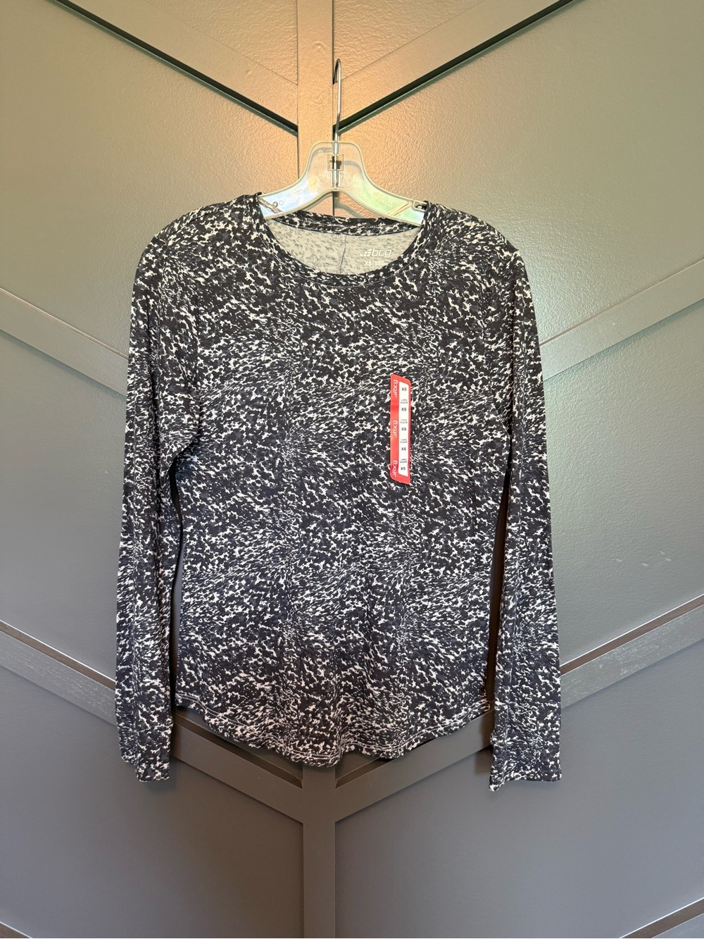 ☀️🌊 Women’s BCG Black & White Marled Long Sleeve Top NWT